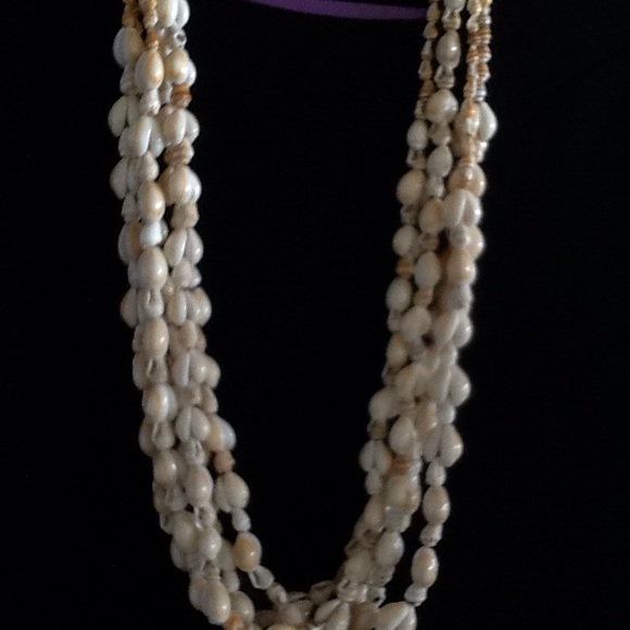 COWRY SHELLS NECKLACE - Picture 2 of 5
